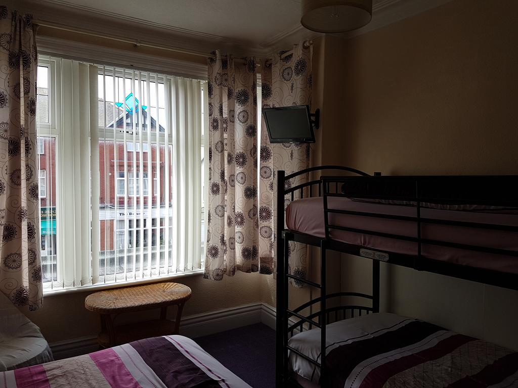 블랙풀 Kings Court Families & Couples B&B 외부 사진